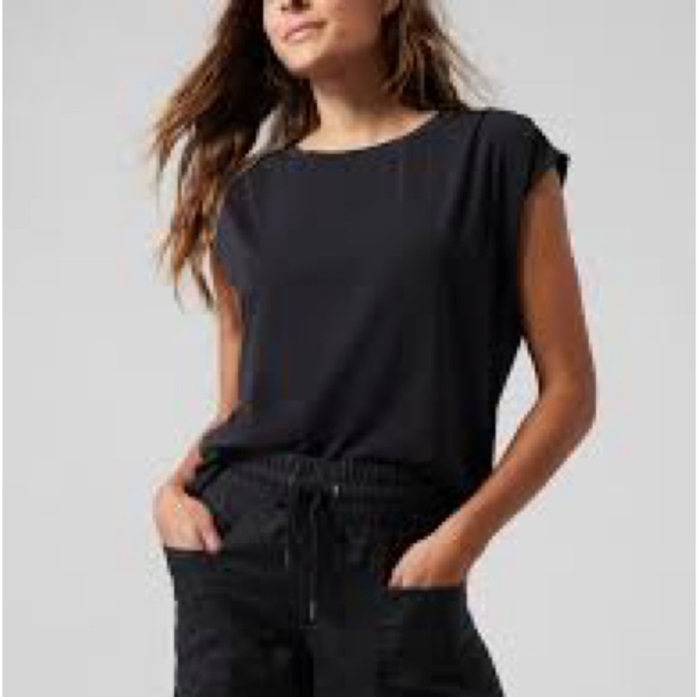 NWT Athleta Getaway Tee